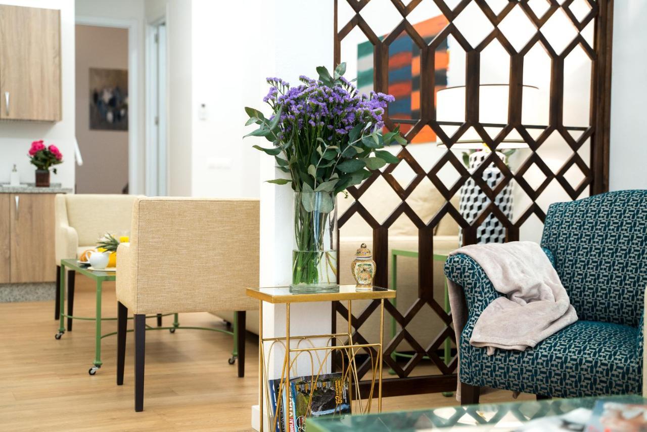 Arco Macarena Lofts Aparthotel Sevilla Bagian luar foto