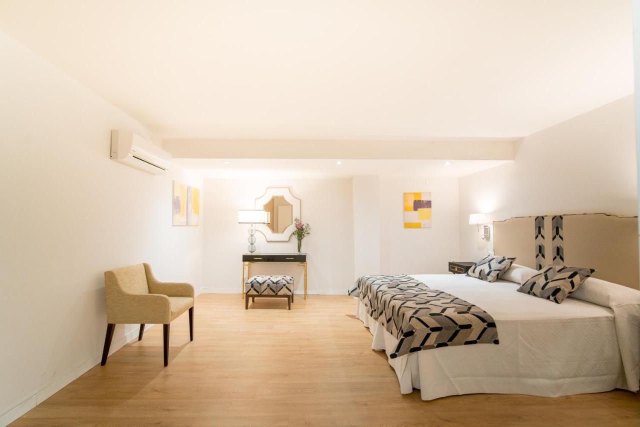 Arco Macarena Lofts Aparthotel Sevilla Bagian luar foto