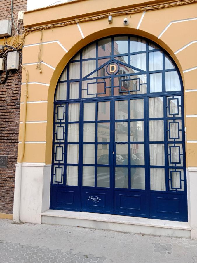 Arco Macarena Lofts Aparthotel Sevilla Bagian luar foto